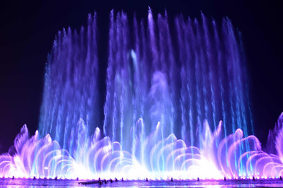 大连东港音乐喷泉 水与光影的艺术交响