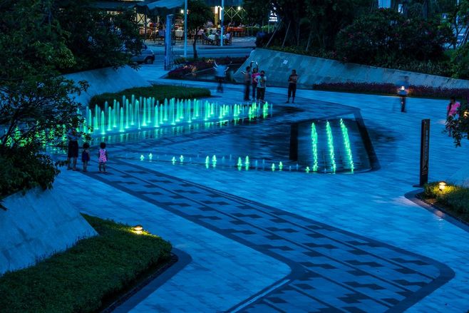 古典与现代的融合——喷泉水景广场与仿古建筑的和谐之美